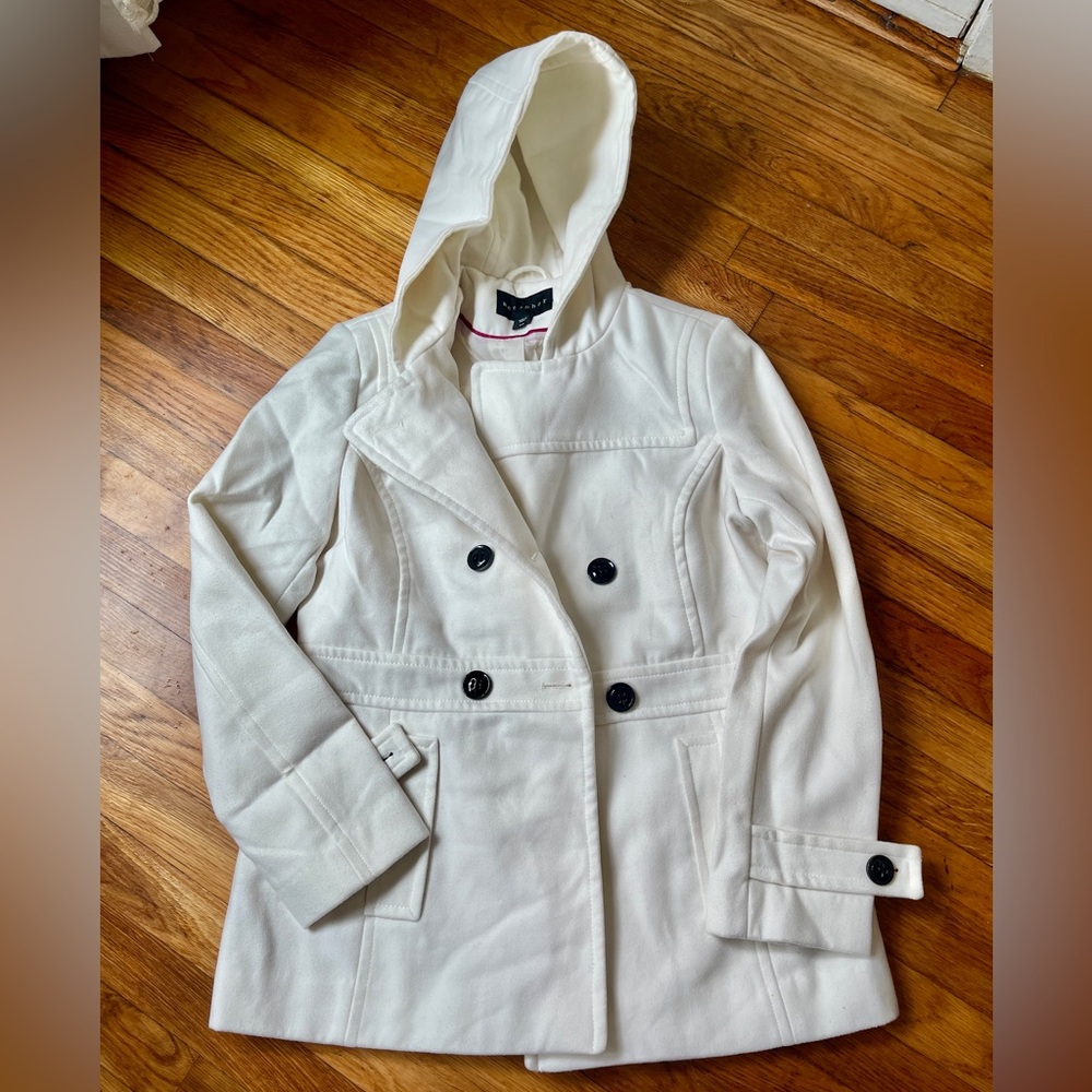Woman’s white hooded trench coat, size M